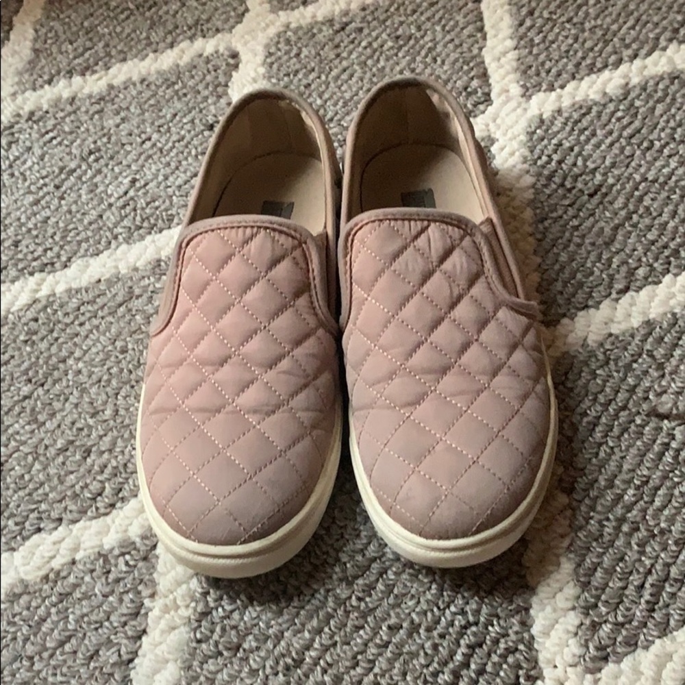 Steve Madden Women’s Blush Slip On Shoes size 8.5